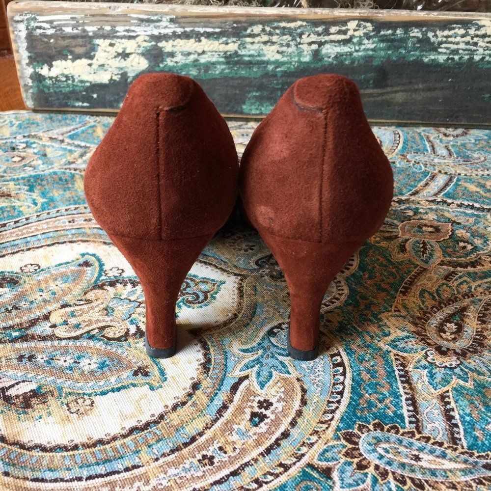 Bandolino Brown Suede Pump EUC 7 Vintage - Picture 6 of 7